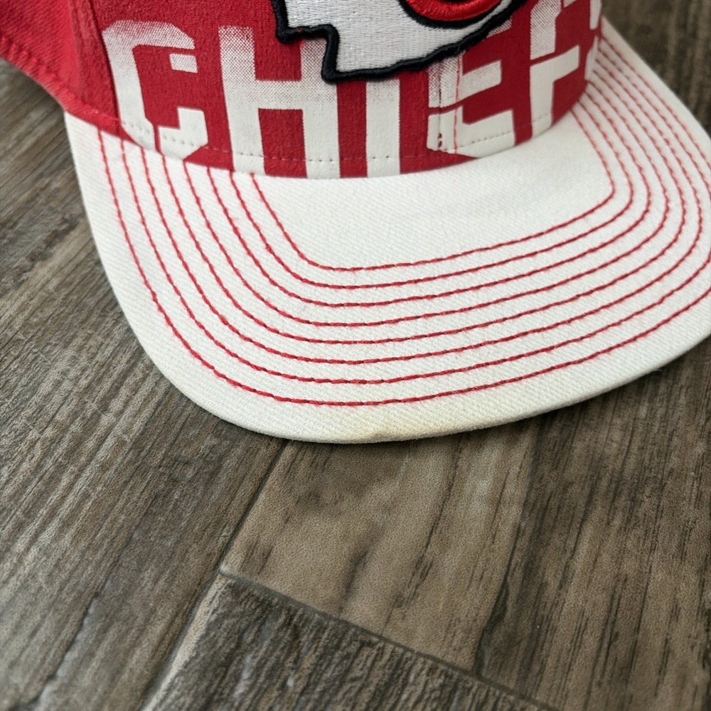 Vintage Reebok Kansas City Chiefs On‎ Field Fitted  Hat Spellout S/M - Picture 2 of 7